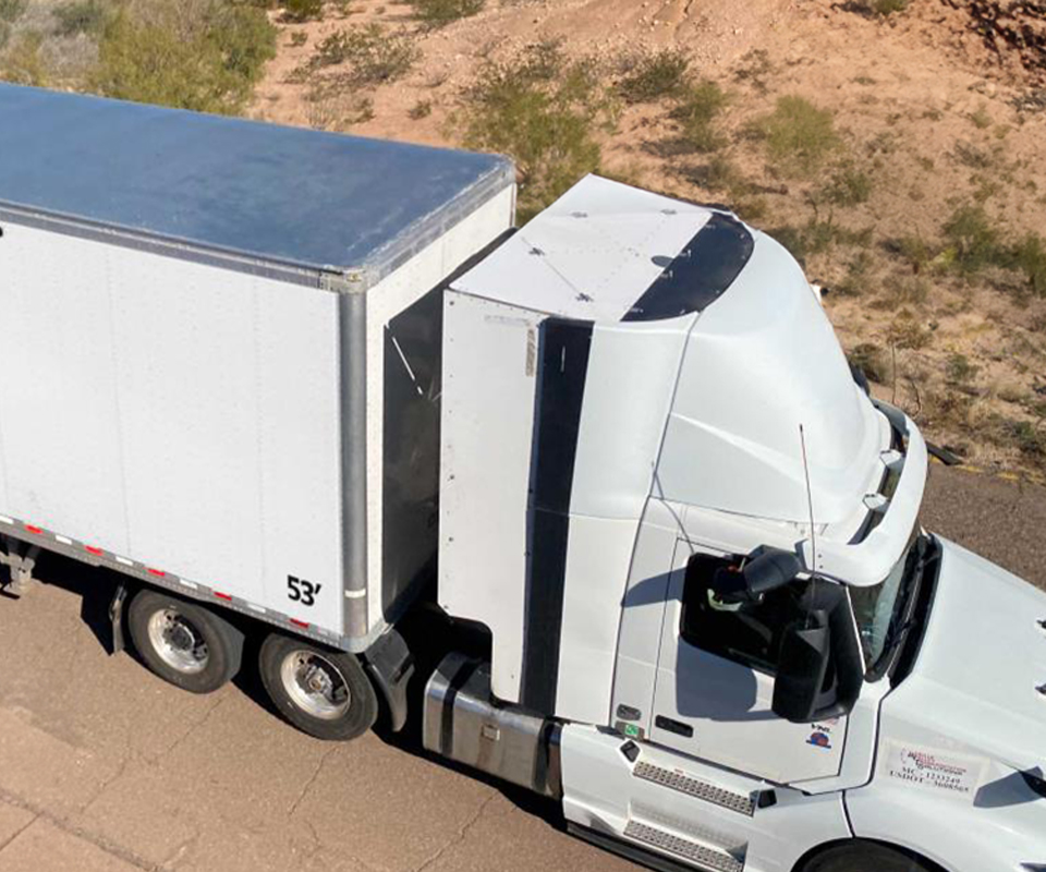 MVTS对配备了TruckWings的半挂车日间型驾驶室进行测试